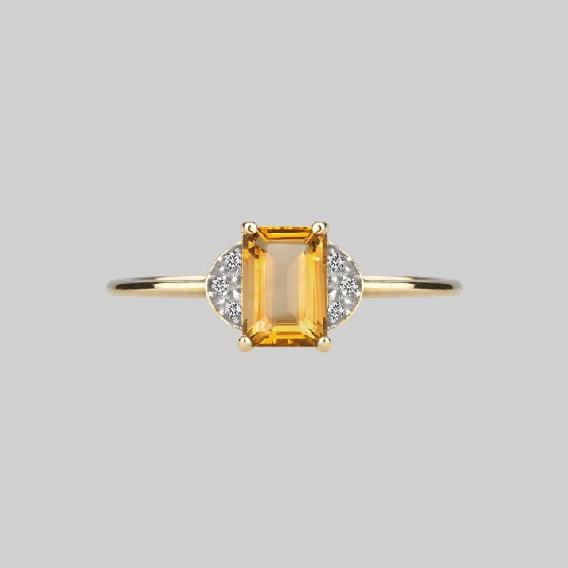 DECOR. Citrine Ornamental Gold Ring