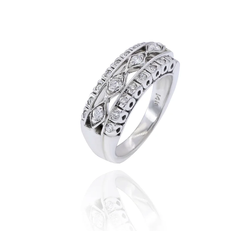 0.51ct Diamond Ring set in 14KT White Gold / MB2829