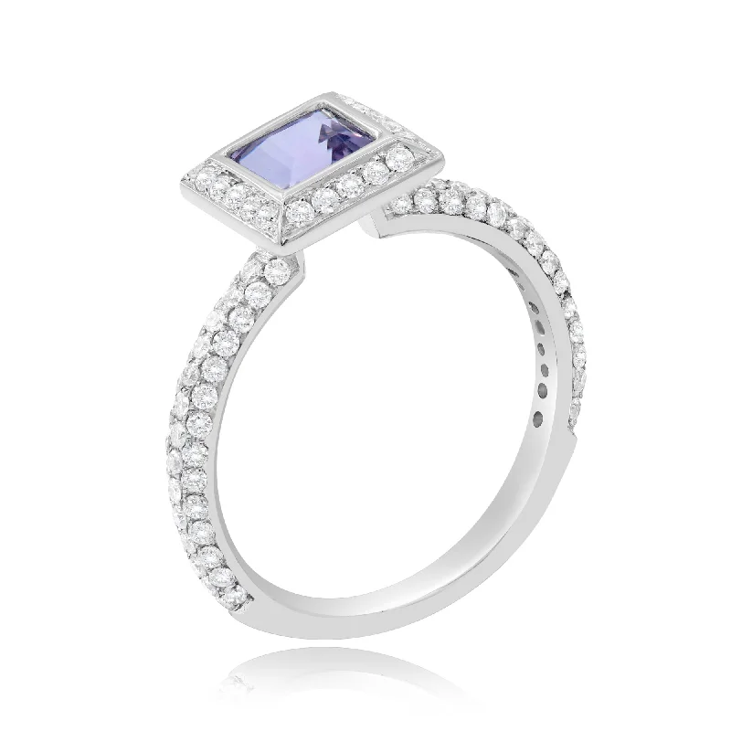 0.72ct Diamond and 0.71ct Amethyst Ring set in 18KT White Gold / R6807PA