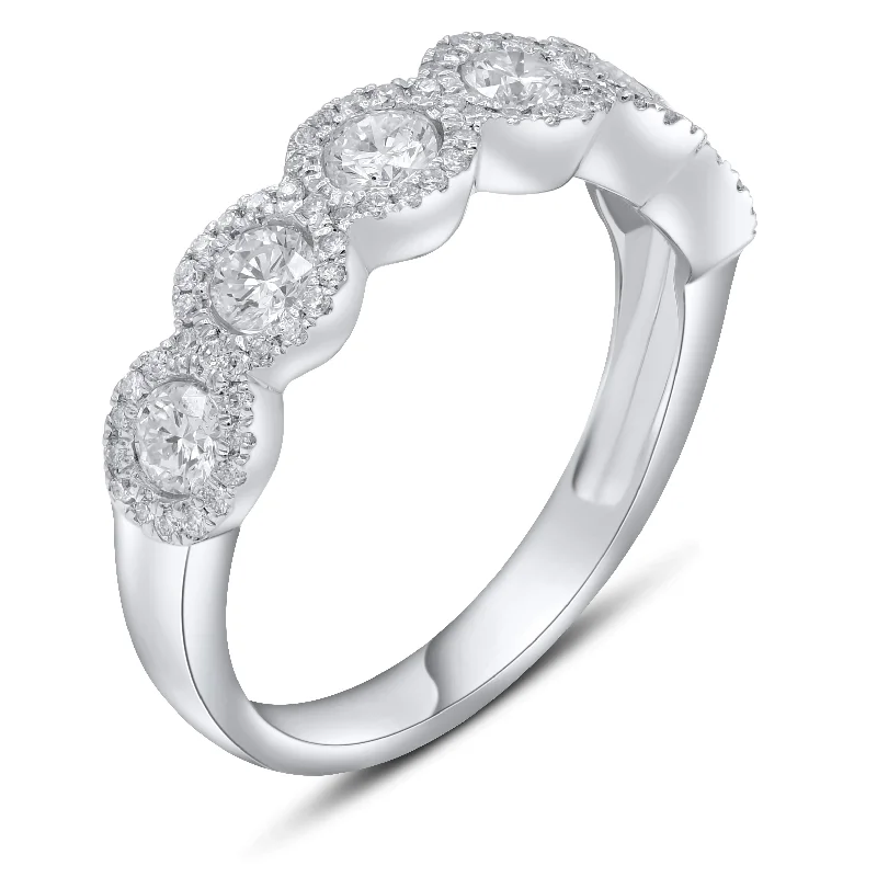 0.87ct Diamond Ring set in Platinum / RC729X